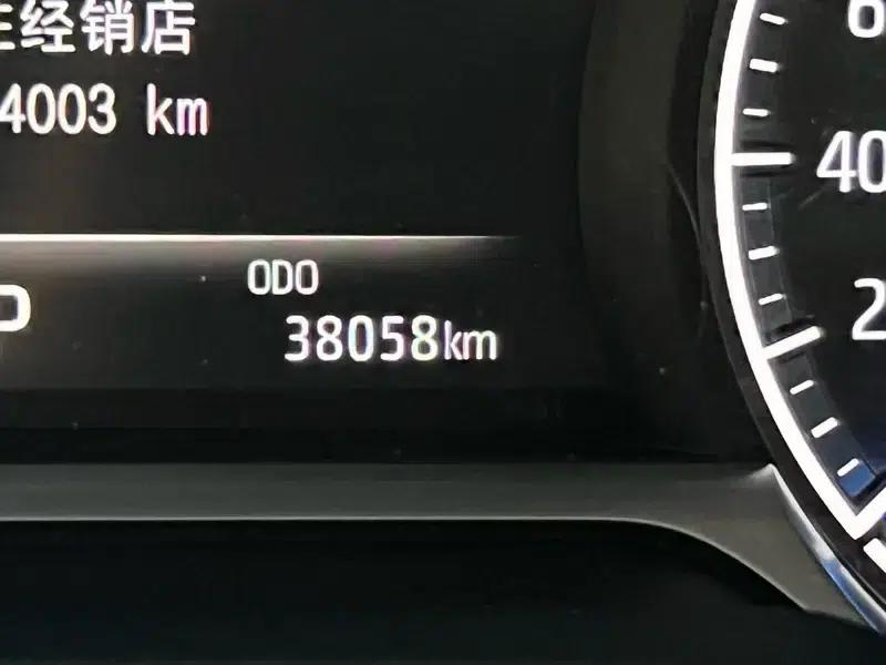 Venza 2023 Hybrid 2.5L CVT 2WD Luxury Edition — миниатюра 9