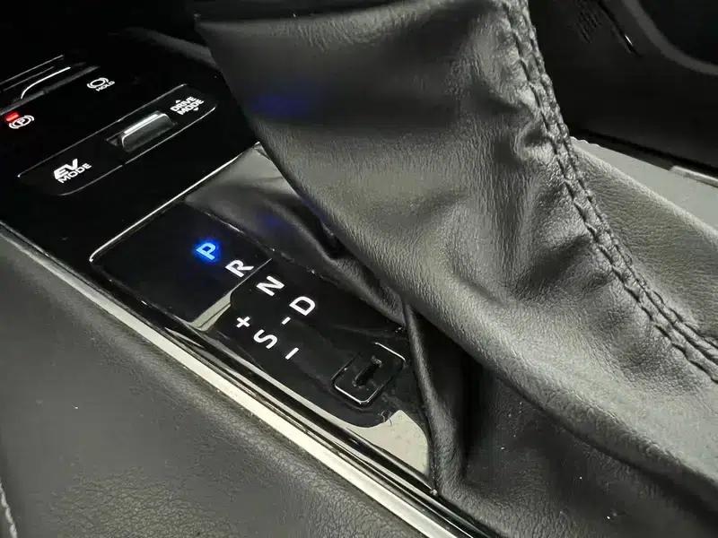 Venza 2023 Hybrid 2.5L CVT 2WD Premium Edition — миниатюра 16