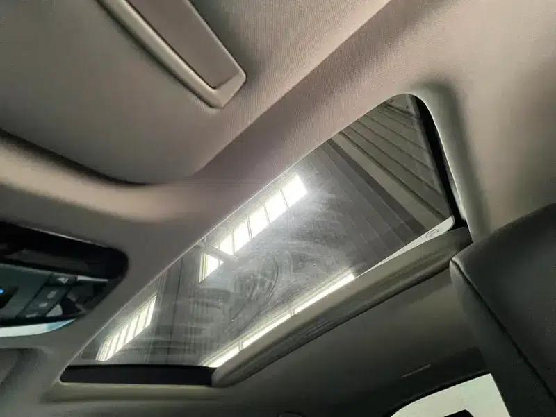 Venza 2023 Hybrid 2.5L CVT 2WD Premium Edition — миниатюра 23