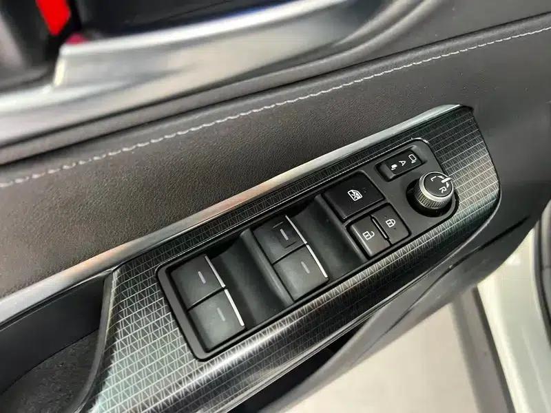 Venza 2023 Hybrid 2.5L CVT 2WD Premium Edition — миниатюра 24