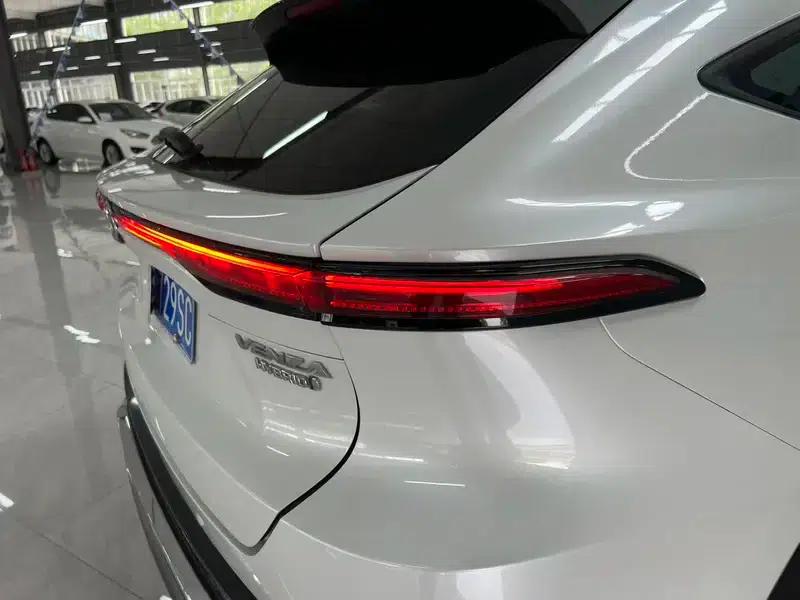 Venza 2023 Hybrid 2.5L CVT 2WD Premium Edition — миниатюра 5