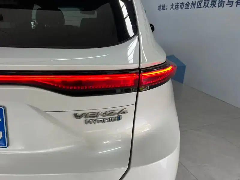 Venza 2023 Hybrid 2.5L CVT 2WD Premium Edition — миниатюра 6