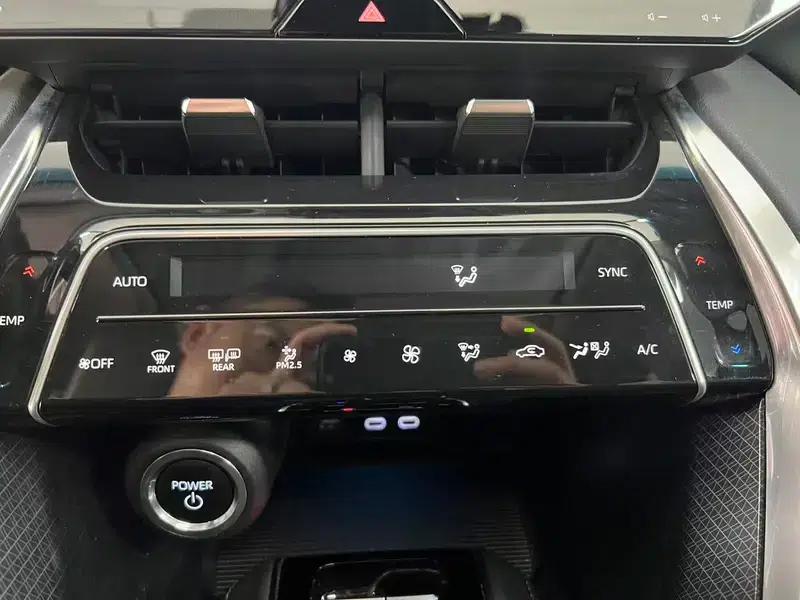 Venza 2023 Hybrid 2.5L CVT 2WD Premium Edition — миниатюра 10