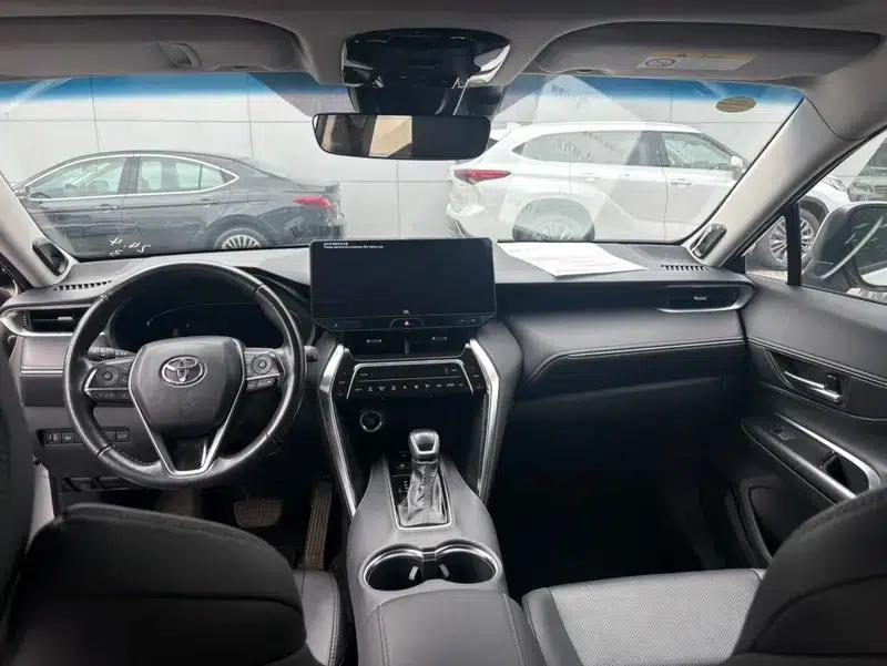 Venza 2023 2.0L CVT 2WD Premium Edition — миниатюра 23