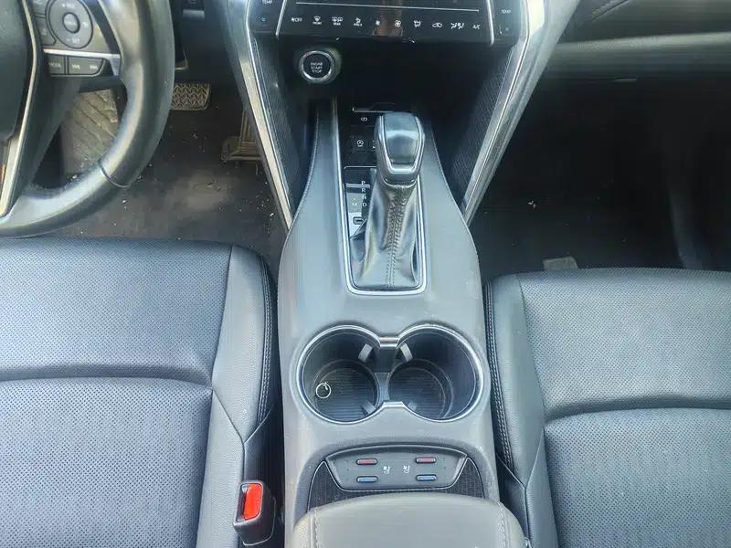 Venza 2023 2.0L CVT 2WD Premium Edition — миниатюра 27