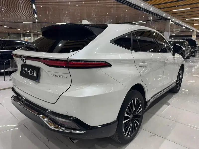 Venza 2022 2.0L CVT 2WD Premium Edition — миниатюра 9