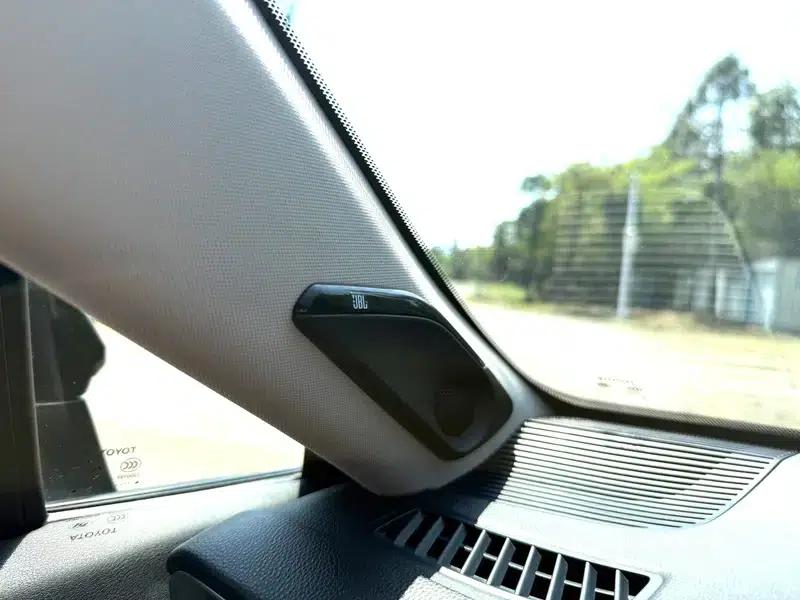 Venza 2023 2.0L CVT 2WD Premium Edition — миниатюра 16