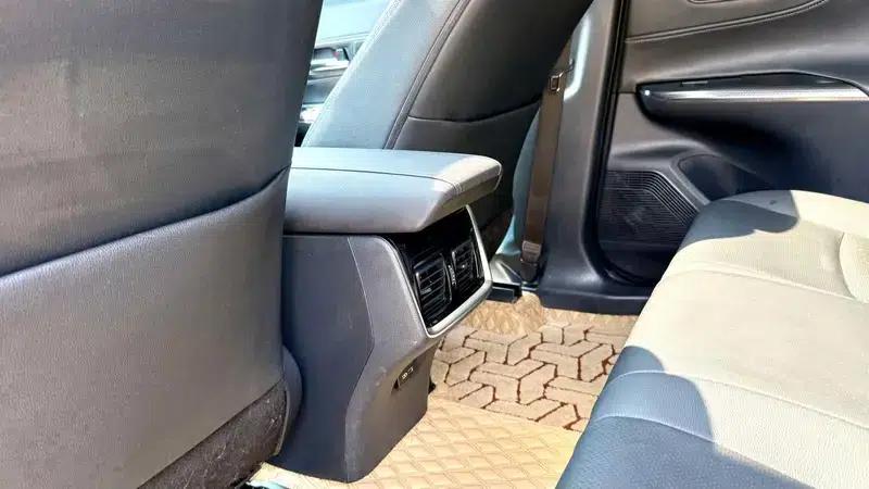 Venza 2023 2.0L CVT 2WD Premium Edition — миниатюра 9