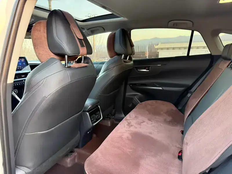 Venza 2022 Hybrid 2.5L CVT 2WD Premium Edition — миниатюра 9