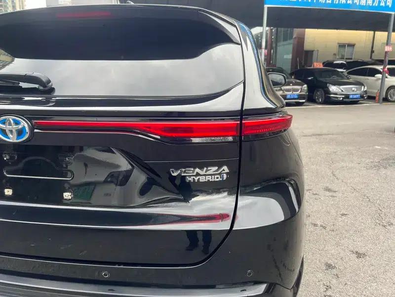 Venza 2022 Hybrid 2.5L CVT 2WD Luxury Edition — миниатюра 8