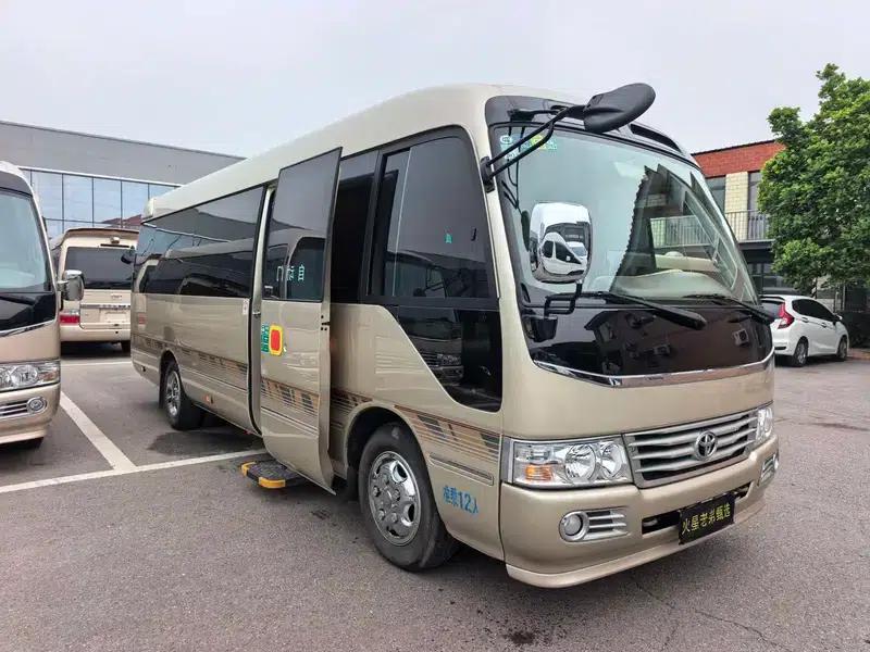 2021 Toyota Coaster 4.0L Manual Rear-Wheel Drive 12-Seater Factory Custom Edition — миниатюра 3