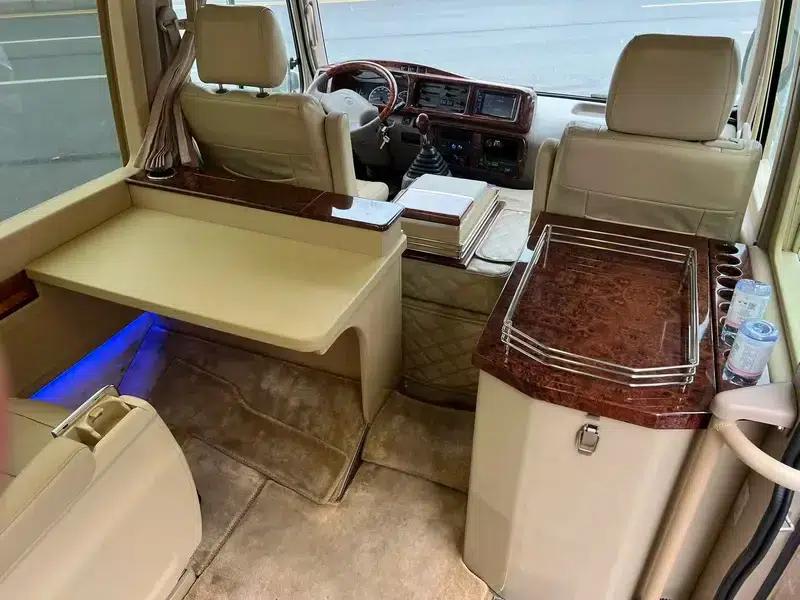 2018 Toyota Coaster 4.0L Manual Front-Wheel Drive 10-Seater Factory Custom Edition — миниатюра 8