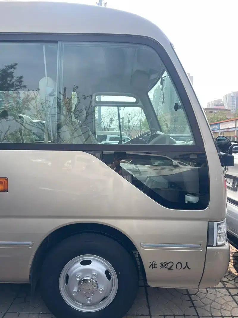 2013 Toyota Coaster 4.0L Gasoline Luxury Edition 20-Seater 6GR — миниатюра 7