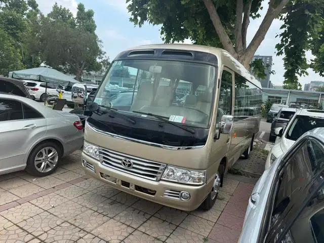 2013 Toyota Coaster 4.0L Gasoline Luxury Edition 20-Seater 6GR