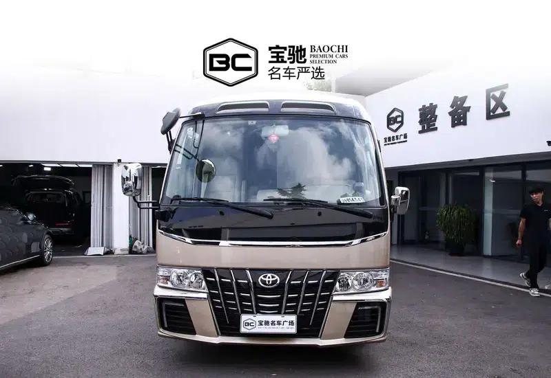 2022 Toyota Coaster 4.0L Manual Rear-Wheel Drive 7-Seater — миниатюра 2