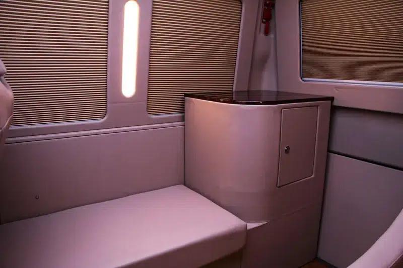 2022 Toyota Coaster 4.0L Manual Rear-Wheel Drive 7-Seater — миниатюра 11