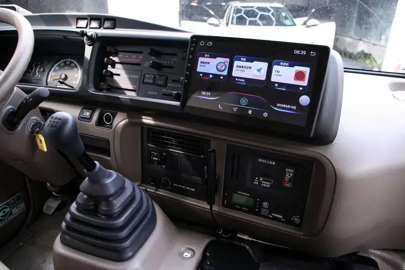 2022 Toyota Coaster 4.0L Manual Rear-Wheel Drive 7-Seater — миниатюра 18