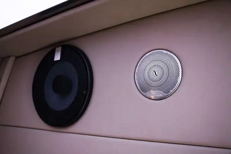 2022 Toyota Coaster 4.0L Manual Rear-Wheel Drive 7-Seater — миниатюра 5