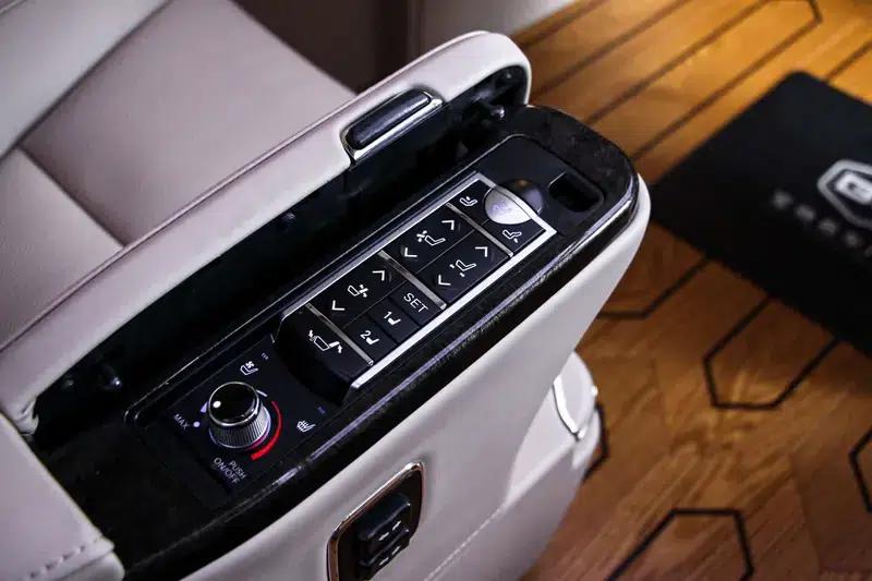 2022 Toyota Coaster 4.0L Manual Rear-Wheel Drive 7-Seater — миниатюра 9