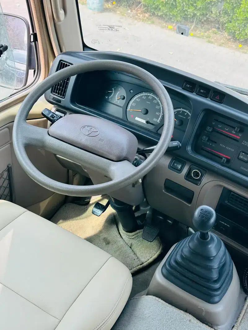 2015 Toyota Coaster 4.0L Premium GRB53L-ZEMSK 23-Seater Upgrade Version — миниатюра 6
