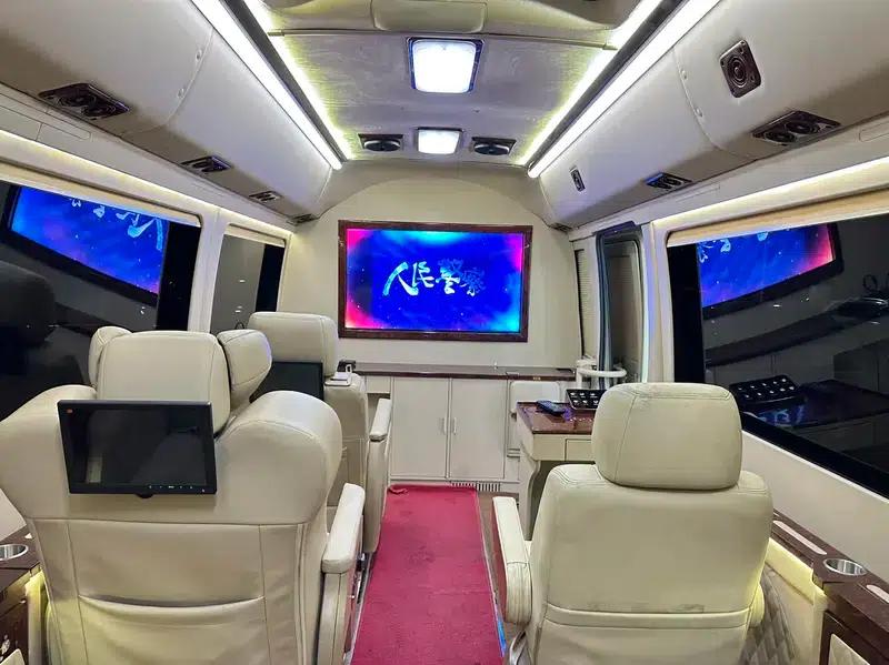 2018 Toyota Coaster 4.0L Manual Rear-Wheel Drive 11-Seater Factory Custom Edition — миниатюра 8