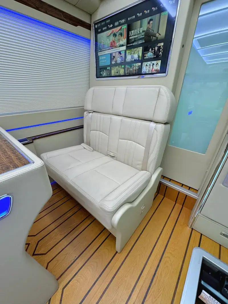 2023 Toyota Coaster 4.0L Manual Rear-Wheel Drive 12-Seater Factory Custom Edition — миниатюра 15