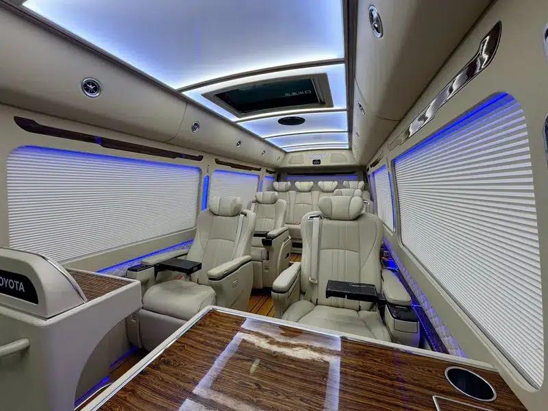 2023 Toyota Coaster 4.0L Manual Rear-Wheel Drive 12-Seater Factory Custom Edition — миниатюра 22