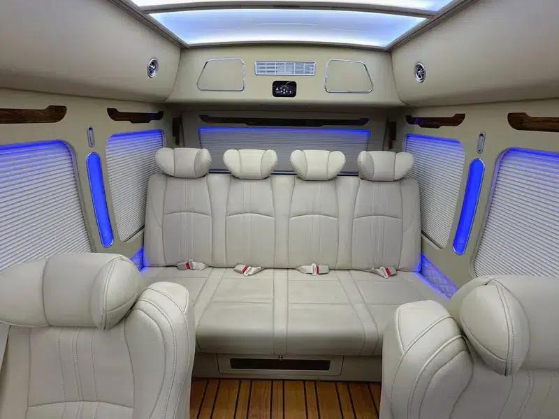 2023 Toyota Coaster 4.0L Manual Rear-Wheel Drive 12-Seater Factory Custom Edition — миниатюра 24