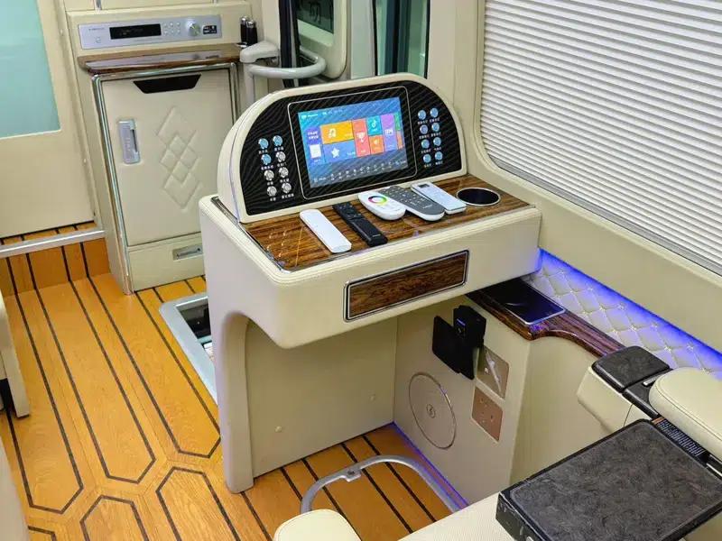 2023 Toyota Coaster 4.0L Manual Rear-Wheel Drive 12-Seater Factory Custom Edition — миниатюра 26