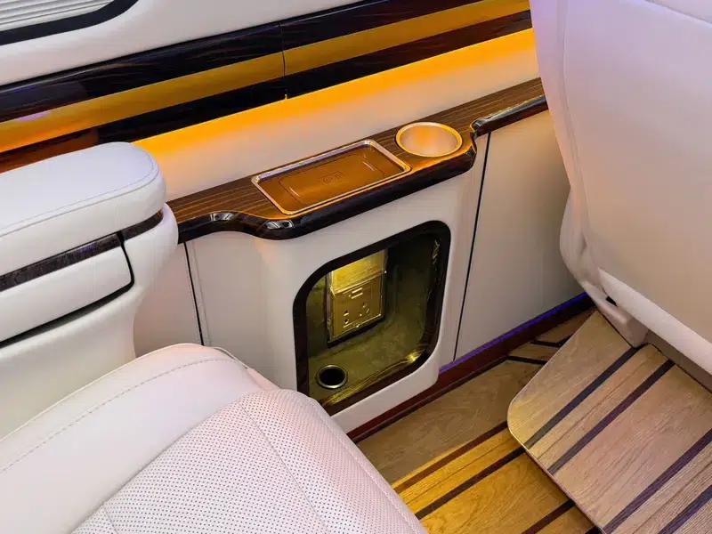 2022 Toyota Coaster 4.0L Manual Rear-Wheel Drive 12-Seater Factory Custom Edition — миниатюра 15