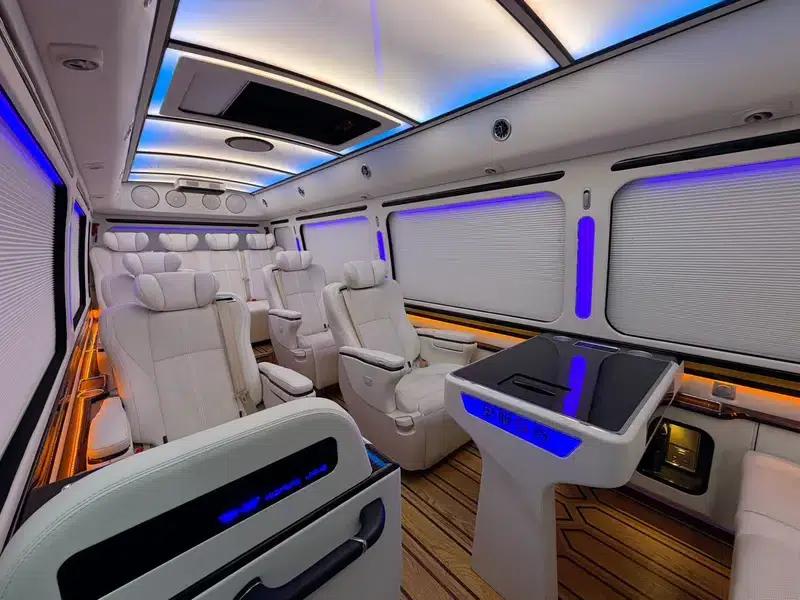 2022 Toyota Coaster 4.0L Manual Rear-Wheel Drive 12-Seater Factory Custom Edition — миниатюра 16