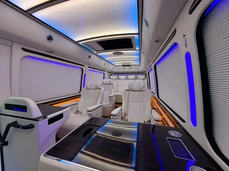 2022 Toyota Coaster 4.0L Manual Rear-Wheel Drive 12-Seater Factory Custom Edition — миниатюра 22