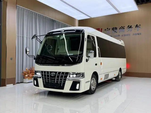 2022 Toyota Coaster 4.0L Manual Rear-Wheel Drive 12-Seater Factory Custom Edition