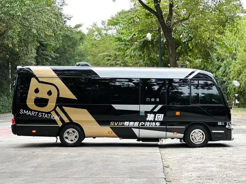 2023 Toyota Coaster 4.0L Manual Rear-Wheel Drive 12-Seater Factory Custom Edition — миниатюра 3