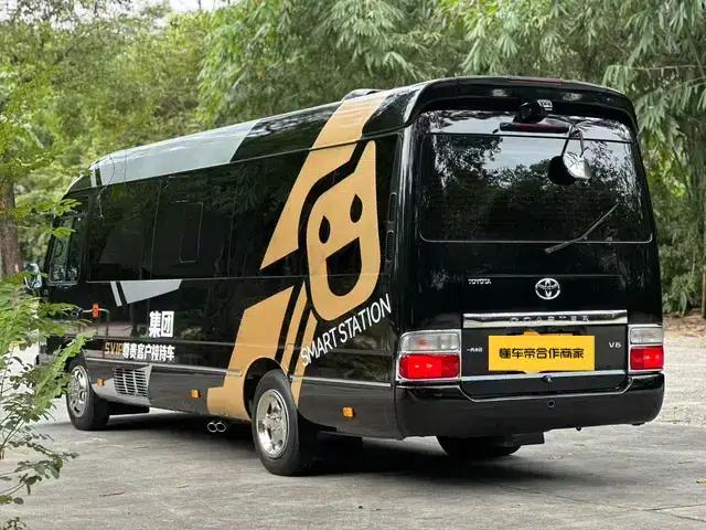 2023 Toyota Coaster 4.0L Manual Rear-Wheel Drive 12-Seater Factory Custom Edition — миниатюра 4