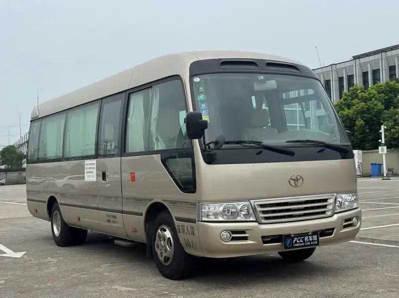2010 Toyota Coaster 2.7L Manual Rear-Wheel Drive 10-Seater Factory Custom Edition — миниатюра 3