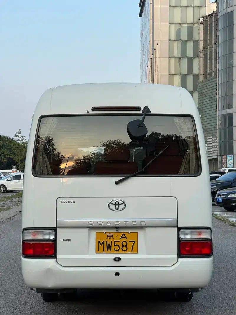 2015 Toyota Coaster 2.7L Premium Model TRB53L-ZCMSK 20-Seater — миниатюра 4
