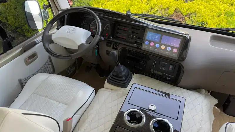 2022 Toyota Coaster 4.0L Manual Rear-Wheel Drive 7-Seater Factory Custom Edition — миниатюра 13