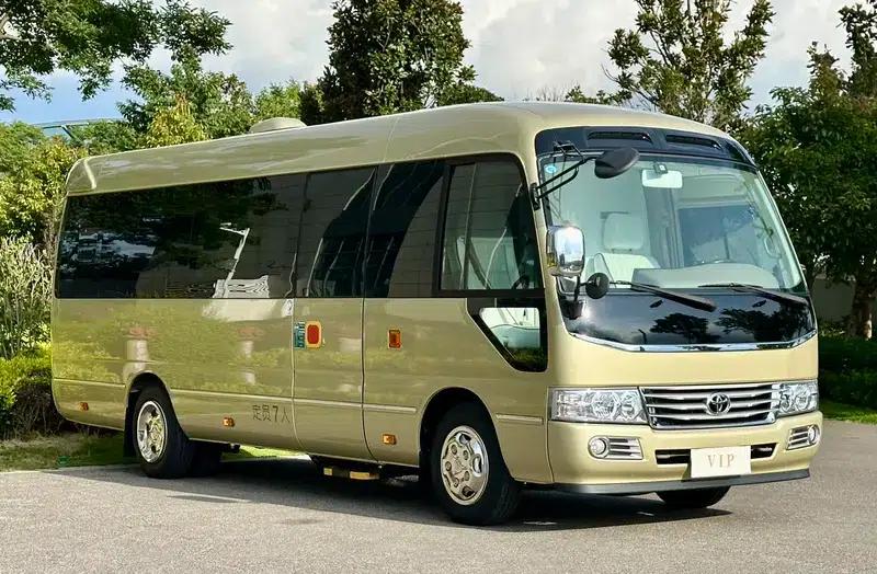 2022 Toyota Coaster 4.0L Manual Rear-Wheel Drive 7-Seater Factory Custom Edition — миниатюра 3