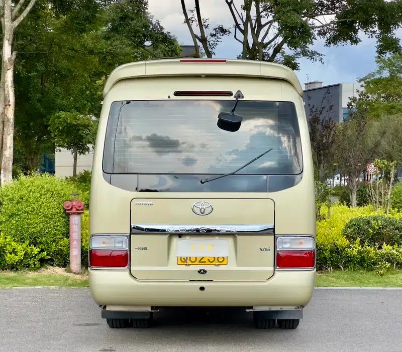 2022 Toyota Coaster 4.0L Manual Rear-Wheel Drive 7-Seater Factory Custom Edition — миниатюра 5