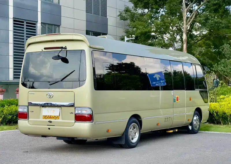 2022 Toyota Coaster 4.0L Manual Rear-Wheel Drive 7-Seater Factory Custom Edition — миниатюра 6