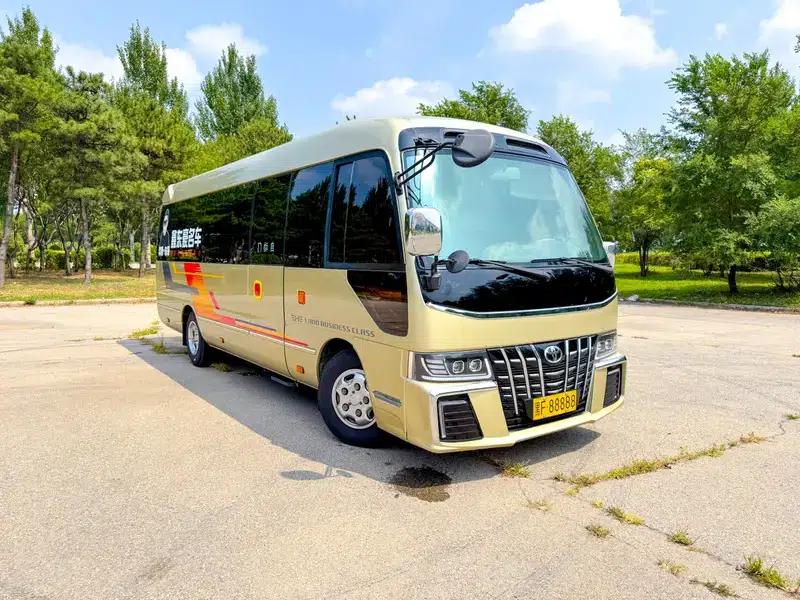2018 Toyota Coaster 4.0L Manual Rear-Wheel Drive 11-Seater Factory Custom Edition — миниатюра 3