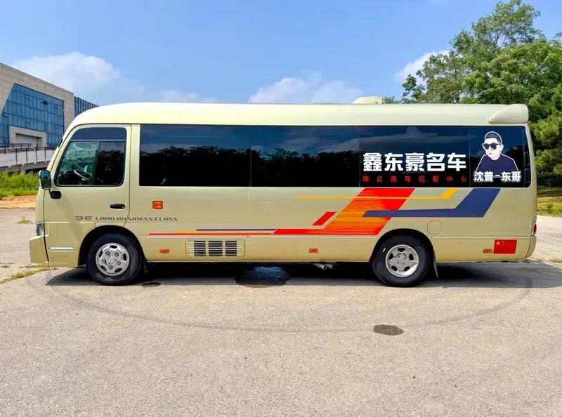 2018 Toyota Coaster 4.0L Manual Rear-Wheel Drive 11-Seater Factory Custom Edition — миниатюра 4