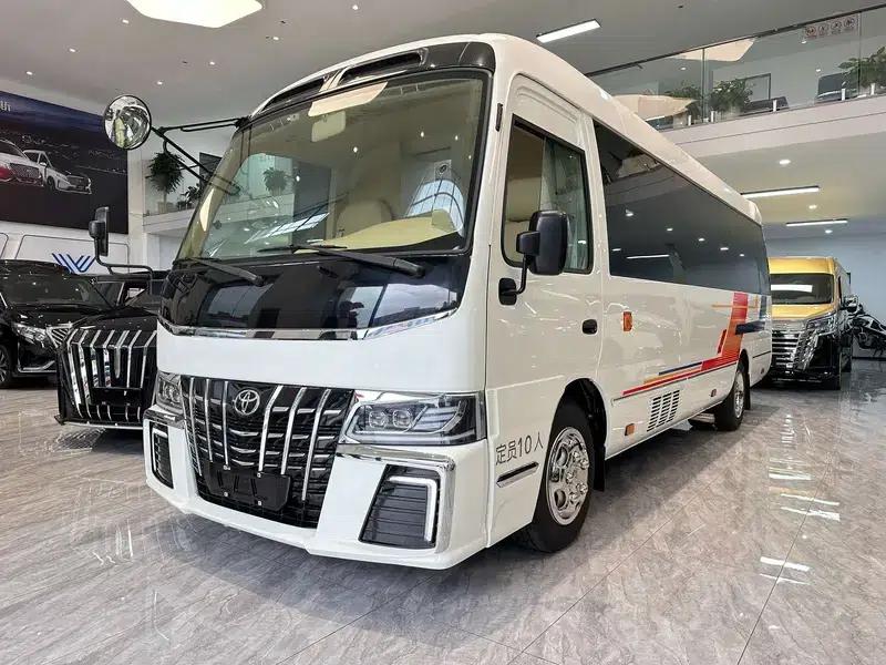 2021 Toyota Coaster 4.0L Manual Rear-Wheel Drive 19-Seater Factory Custom Edition — миниатюра 1