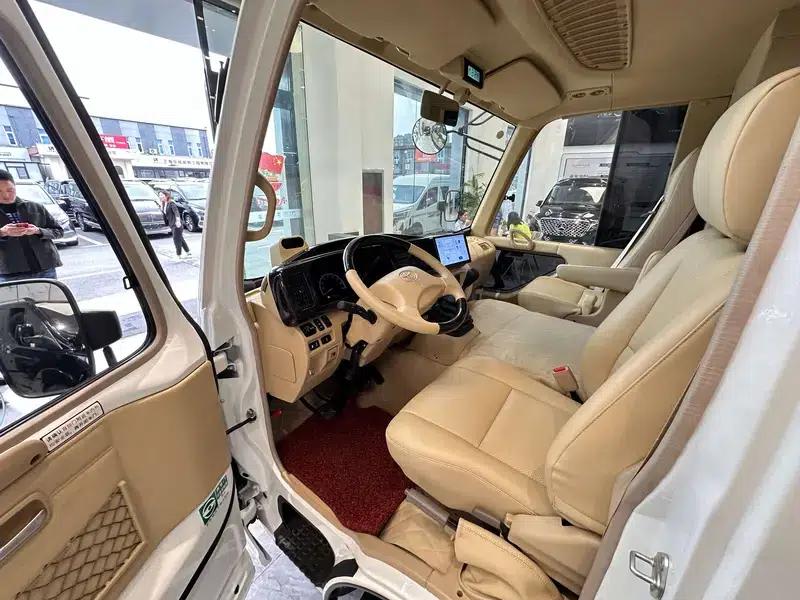 2021 Toyota Coaster 4.0L Manual Rear-Wheel Drive 19-Seater Factory Custom Edition — миниатюра 12