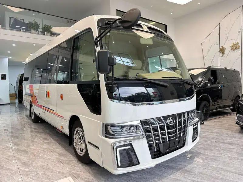 2021 Toyota Coaster 4.0L Manual Rear-Wheel Drive 19-Seater Factory Custom Edition — миниатюра 3