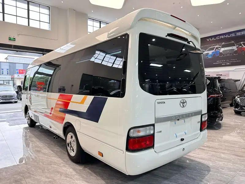 2021 Toyota Coaster 4.0L Manual Rear-Wheel Drive 19-Seater Factory Custom Edition — миниатюра 4