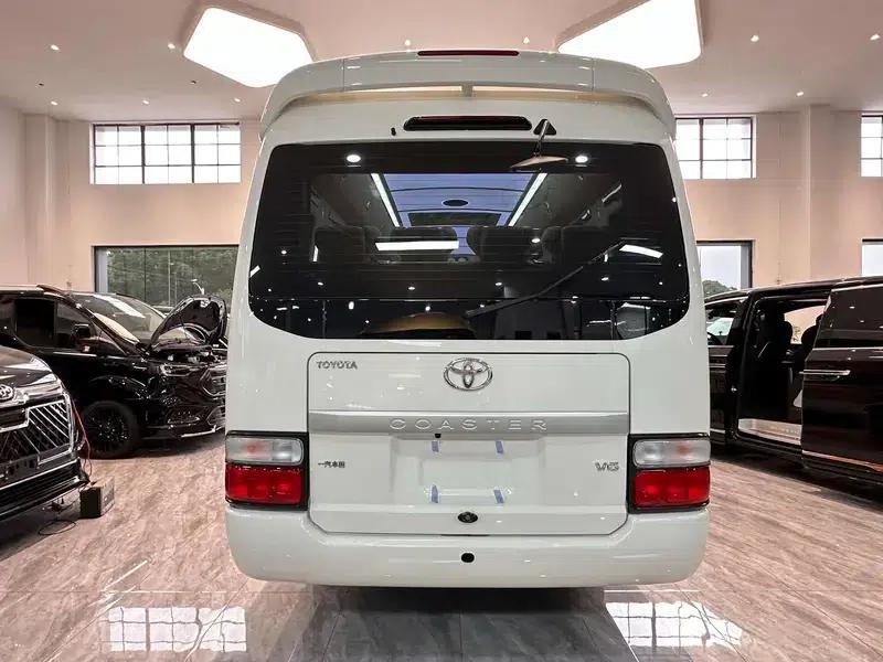2021 Toyota Coaster 4.0L Manual Rear-Wheel Drive 19-Seater Factory Custom Edition — миниатюра 5