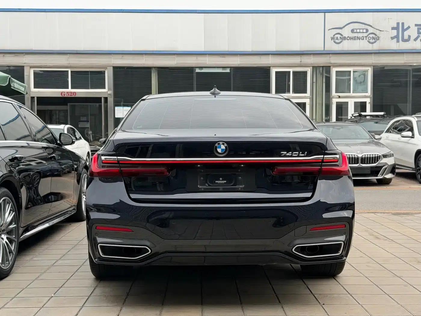 2021 BMW 7 Series 740Li Leading Edition M Sport Package — миниатюра 16
