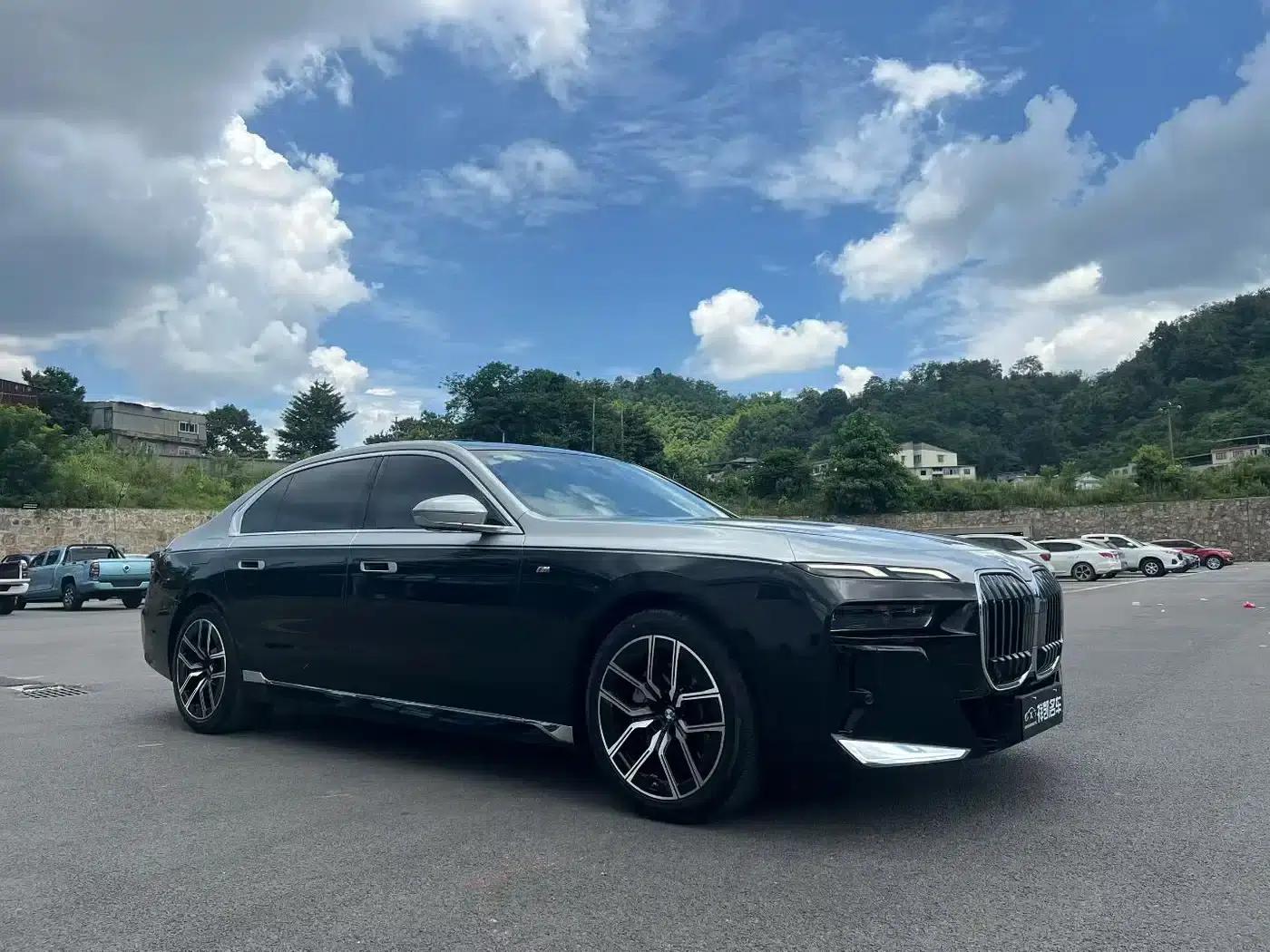 2023 BMW 7 Series 735Li M Sport Package — миниатюра 3